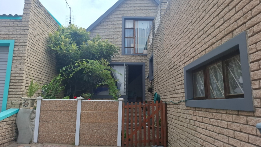 3 Bedroom Property for Sale in Heiderand Western Cape